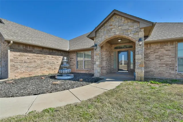 Photo 3 — 8902 NE Hudson Lane, Piedmont, OK 73078