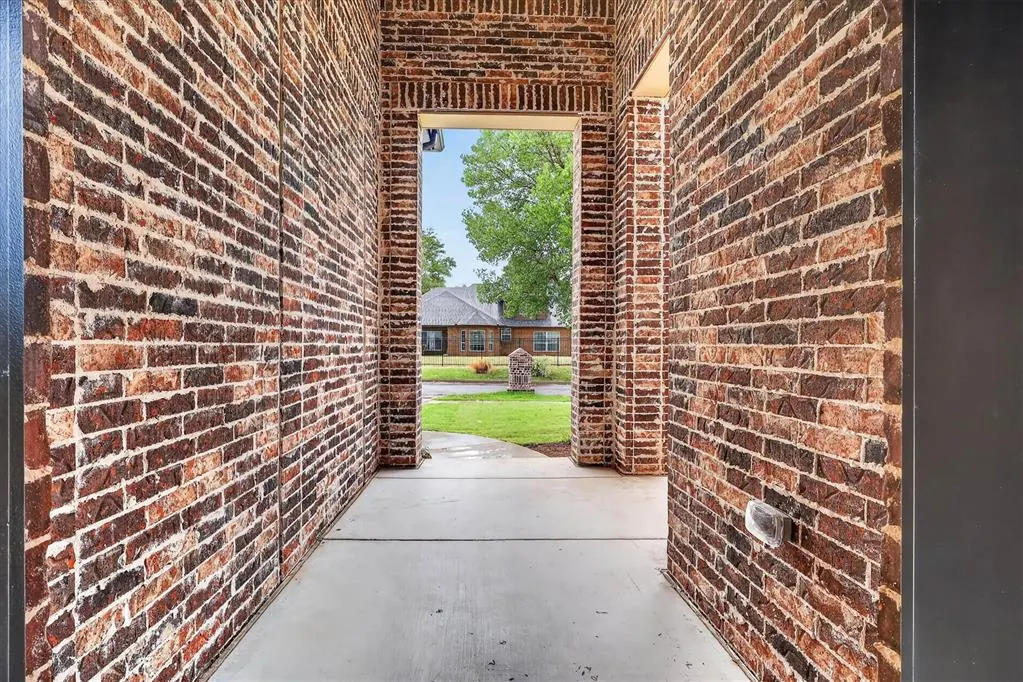 Photo 5 — 10033 SW 27th Street, Yukon, OK 73099