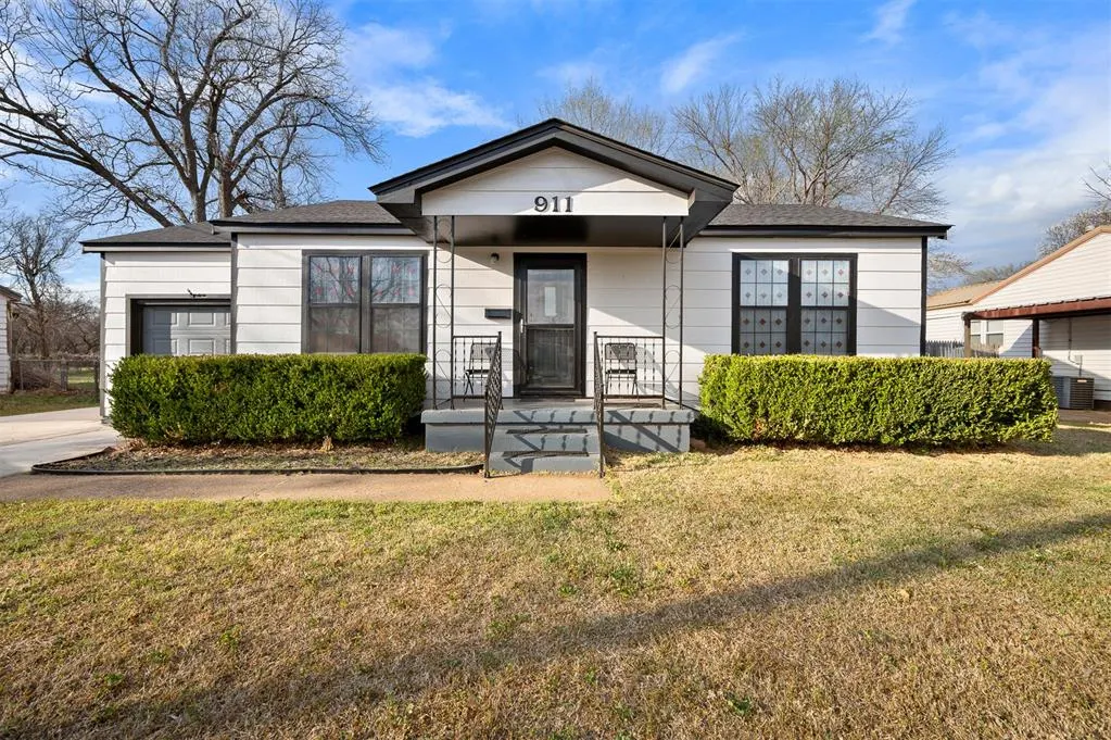 Photo 2 — 911 N Sunset Drive, Anadarko, OK 73005