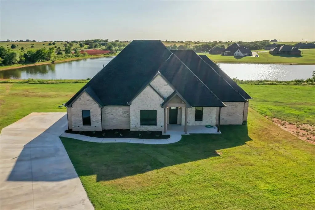Front exterior — 2190 Hux Drive, Blanchard, OK 73010