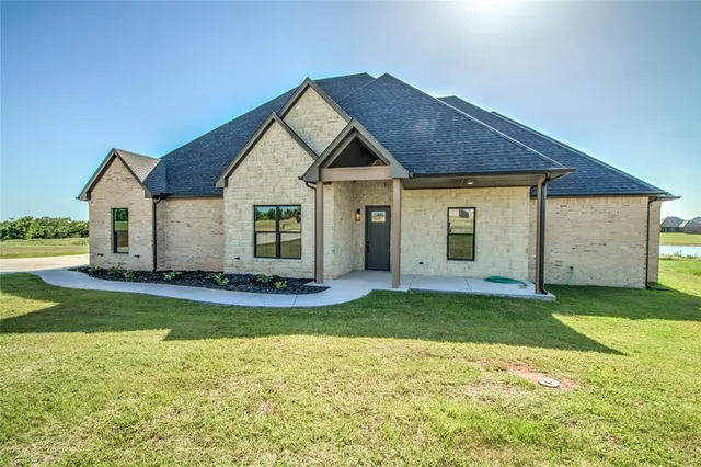 Photo 2 — 2190 Hux Drive, Blanchard, OK 73010