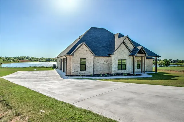 Photo 3 — 2190 Hux Drive, Blanchard, OK 73010