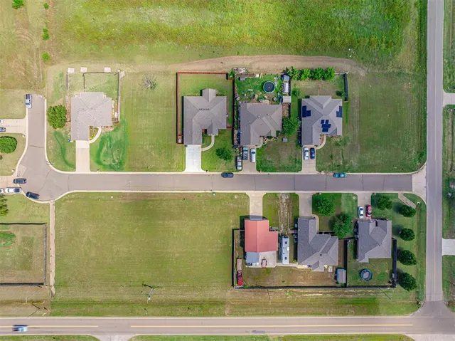 Photo 5 — 107 Dogwood, Crescent, OK 73028