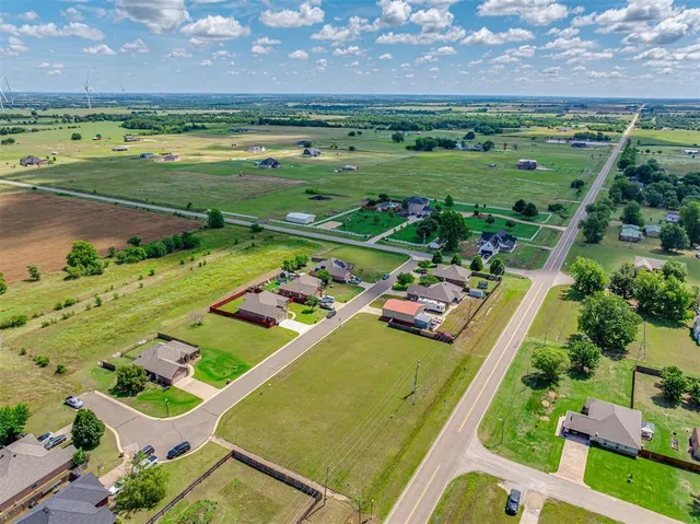 Photo 5 — 109 Dogwood, Crescent, OK 73028