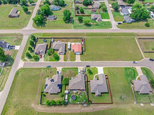 Photo 7 — 111 Dogwood, Crescent, OK 73028