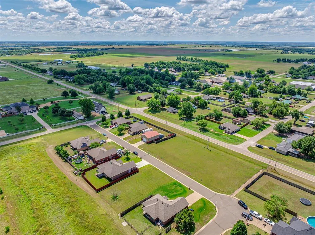 Photo 10 — 110 Dogwood, Crescent, OK 73028