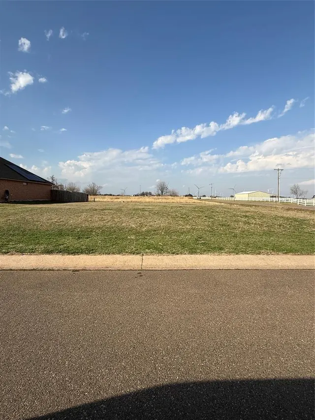Photo 3 — 102 Dogwood, Crescent, OK 73028