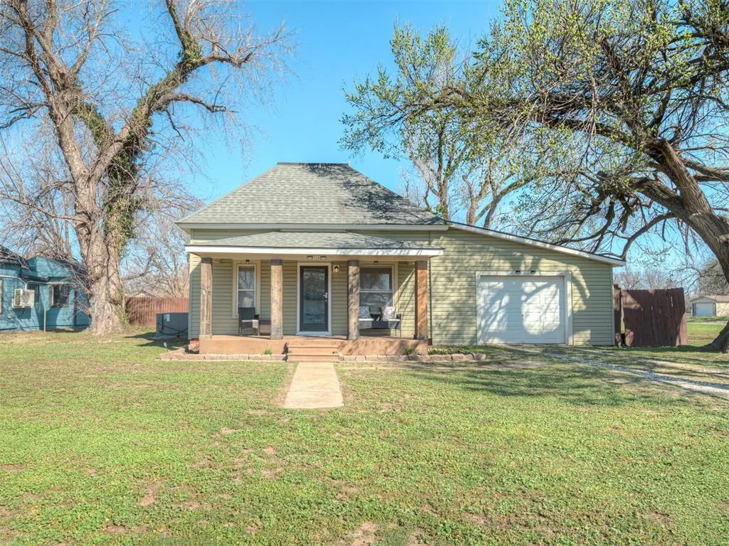 Front exterior — 316 E Jefferson Street, Crescent, OK 73028
