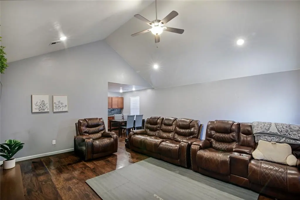 Photo 4 — 225 SE 53rd Street, Oklahoma City, OK 73129