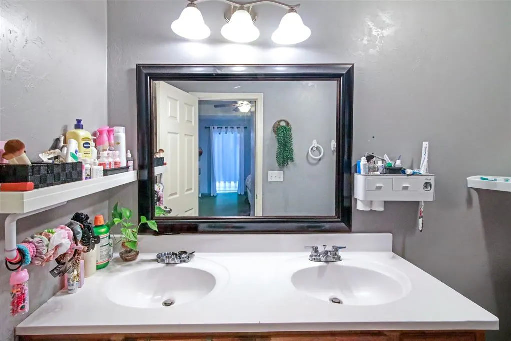 Photo 14 — 225 SE 53rd Street, Oklahoma City, OK 73129