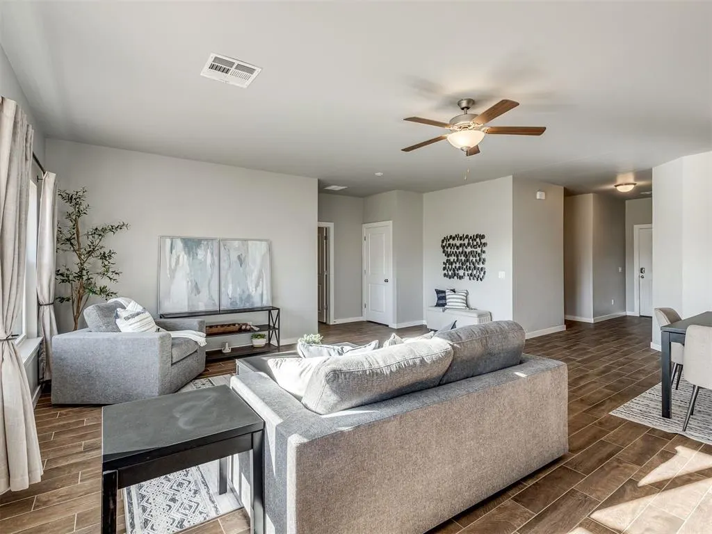 Photo 6 — 1350 N Kelley Avenue, Guthrie, OK 73044