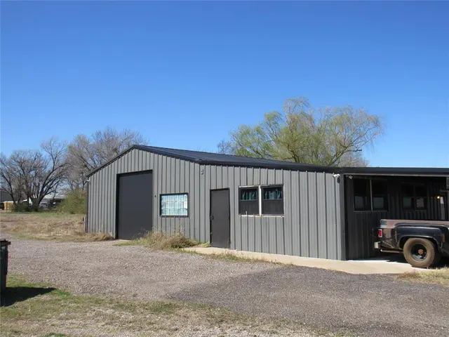 Photo 2 — 19660 S Gordon Cooper Drive, Tecumseh, OK 74873