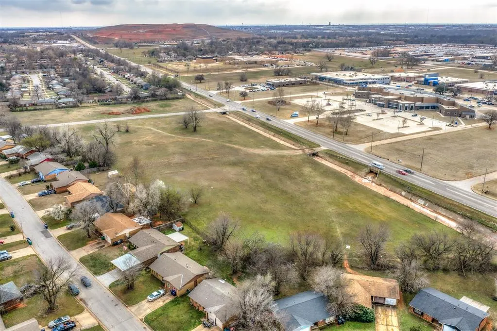 Photo 3 — 4800 S Bryant Avenue, Oklahoma City, OK 73160
