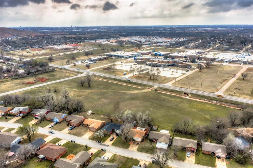 Photo 5 — 4800 S Bryant Avenue, Oklahoma City, OK 73160