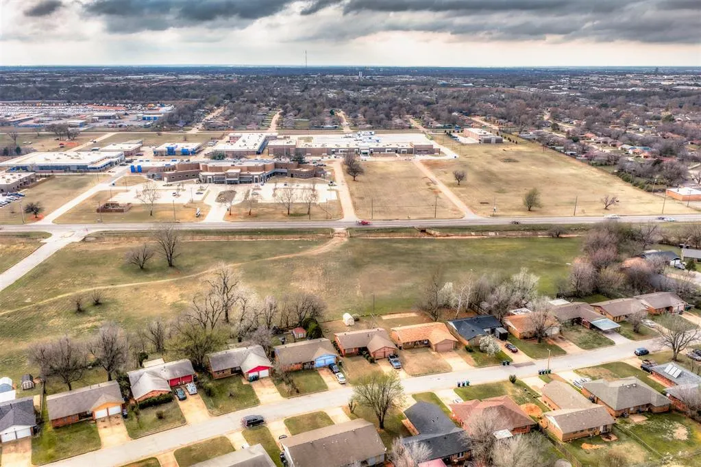 Photo 6 — 4800 S Bryant Avenue, Oklahoma City, OK 73160