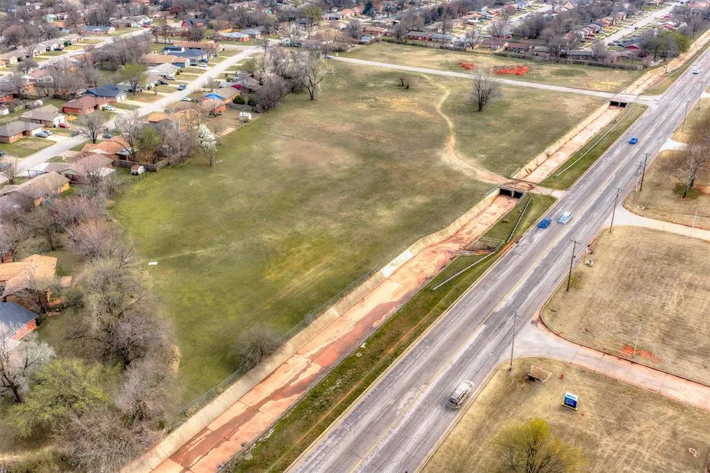 Photo 9 — 4800 S Bryant Avenue, Oklahoma City, OK 73160