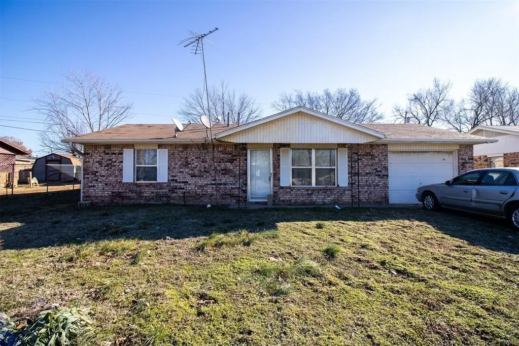 Front exterior — 1006 N 3rd Street, Okemah, OK 74859