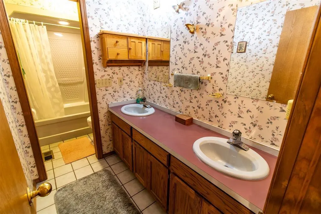 Photo 9 — 19616 Newsom Road, Newalla, OK 74857