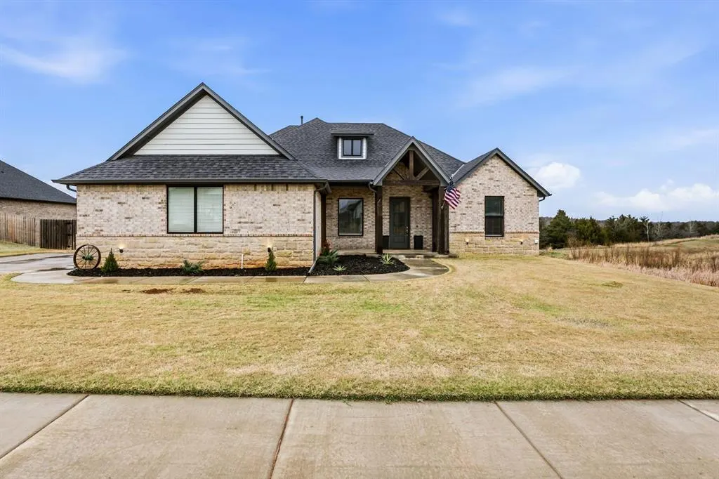 Front exterior — 1147 Colonial Avenue, Tuttle, OK 73089