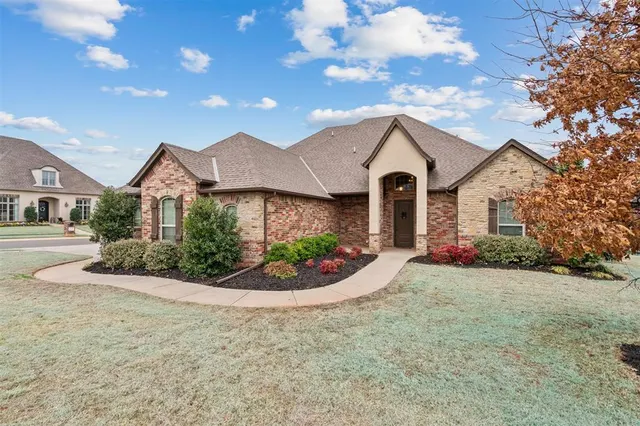 Photo 2 — 10401 Cherrywood Drive, Oklahoma City, OK 73151