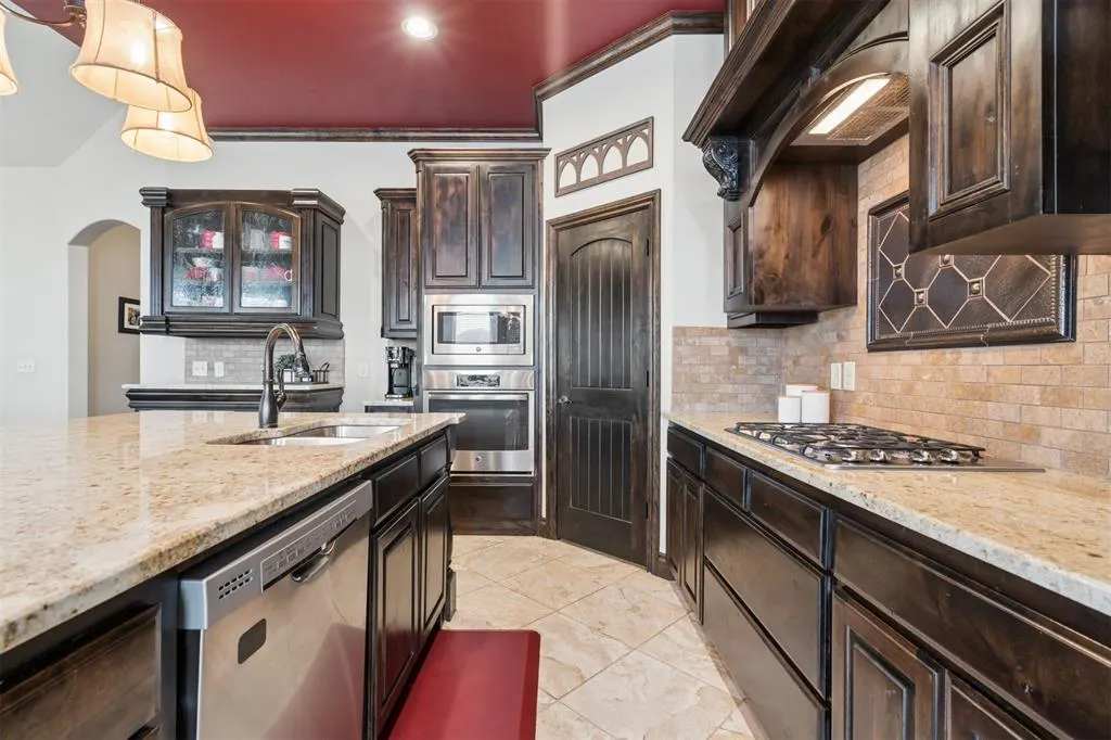 Photo 14 — 10401 Cherrywood Drive, Oklahoma City, OK 73151