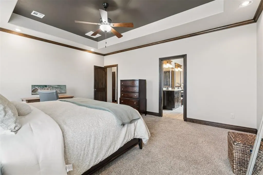 Photo 18 — 10401 Cherrywood Drive, Oklahoma City, OK 73151