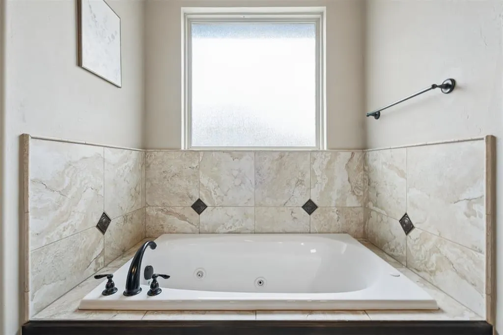 Photo 21 — 10401 Cherrywood Drive, Oklahoma City, OK 73151