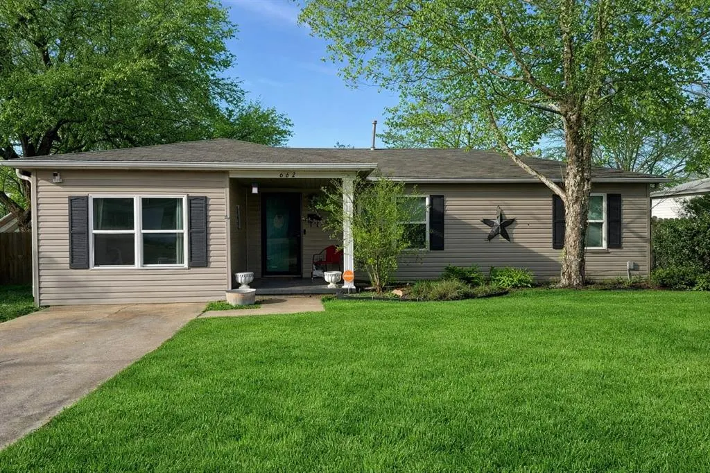 Front exterior — 617 E Washington, Tecumseh, OK 74873