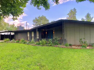 Sold home at 2629 Acacia Court