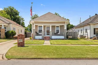 Sold home at 1017 W Wade Street