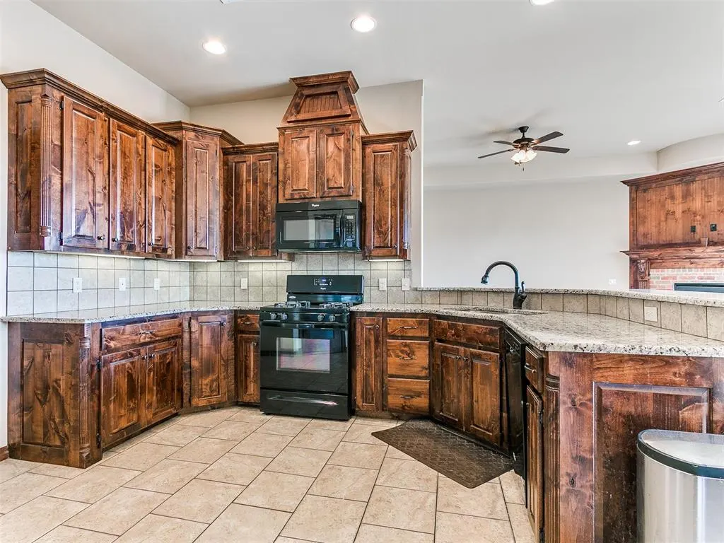 Photo 18 — 1124 Antler Ridge, Tuttle, OK 73089