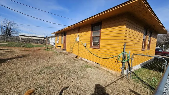 Photo 5 — 1423 N 7th Street, Duncan, OK 73533