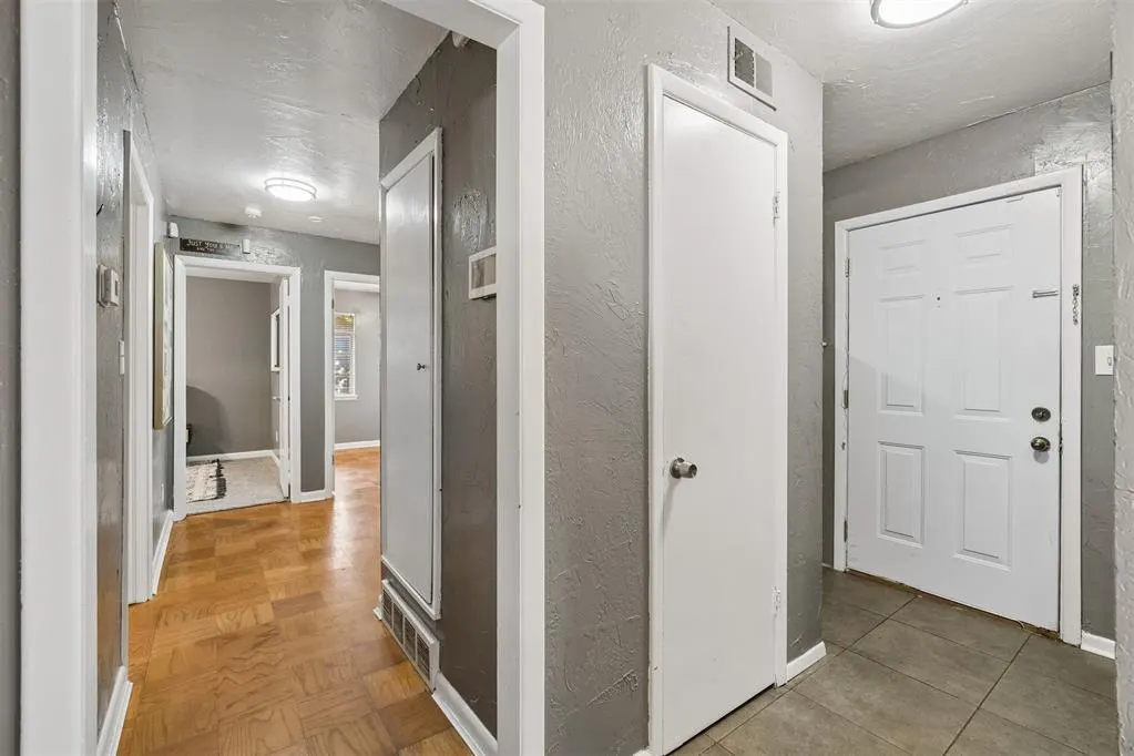 Photo 6 — 3717 NW 58th Terrace, Oklahoma City, OK 73112