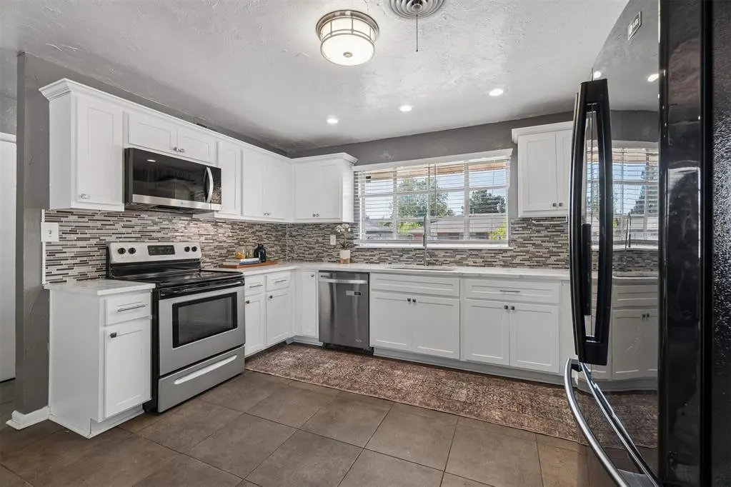 Photo 17 — 3717 NW 58th Terrace, Oklahoma City, OK 73112