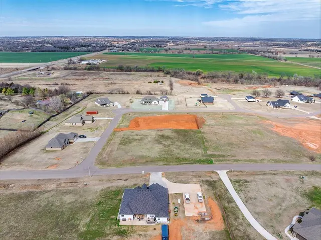 Photo 8 — 763 Windmill Avenue, Blanchard, OK 73010