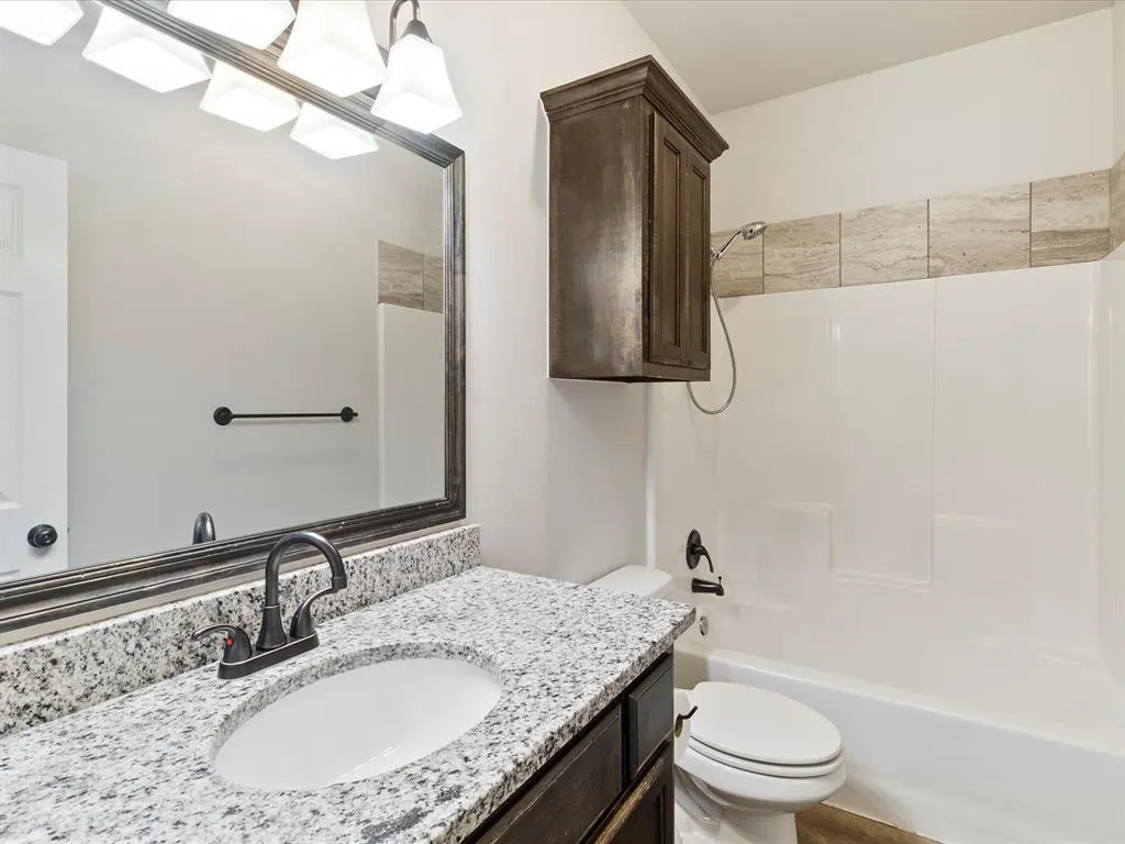 Photo 12 — 1852 Post Oak Road 1854, El Reno, OK 73036