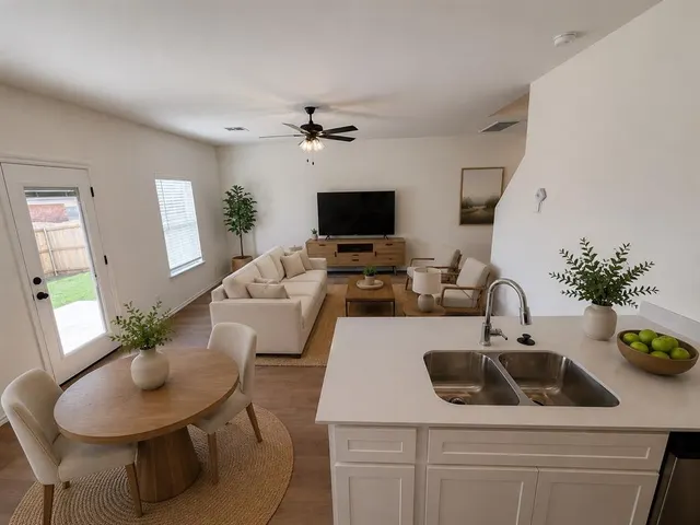 Photo 6 — 204 Mason Court, Yukon, OK 73099