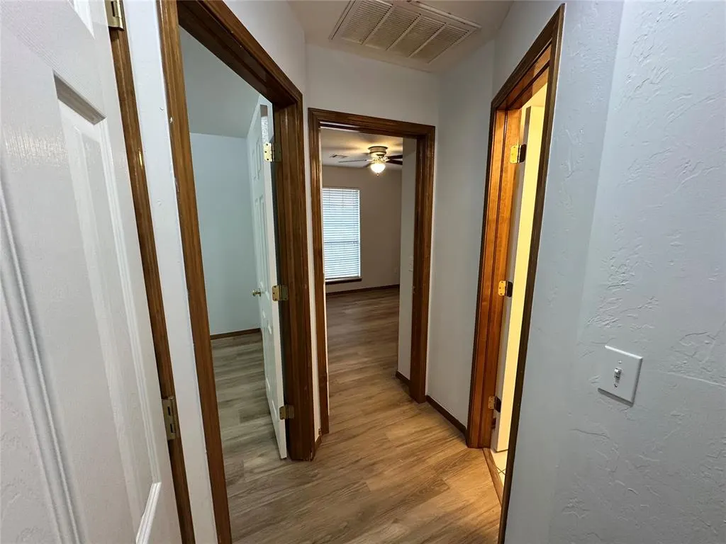 Photo 16 — 628 NW 21st Street, Moore, OK 73160