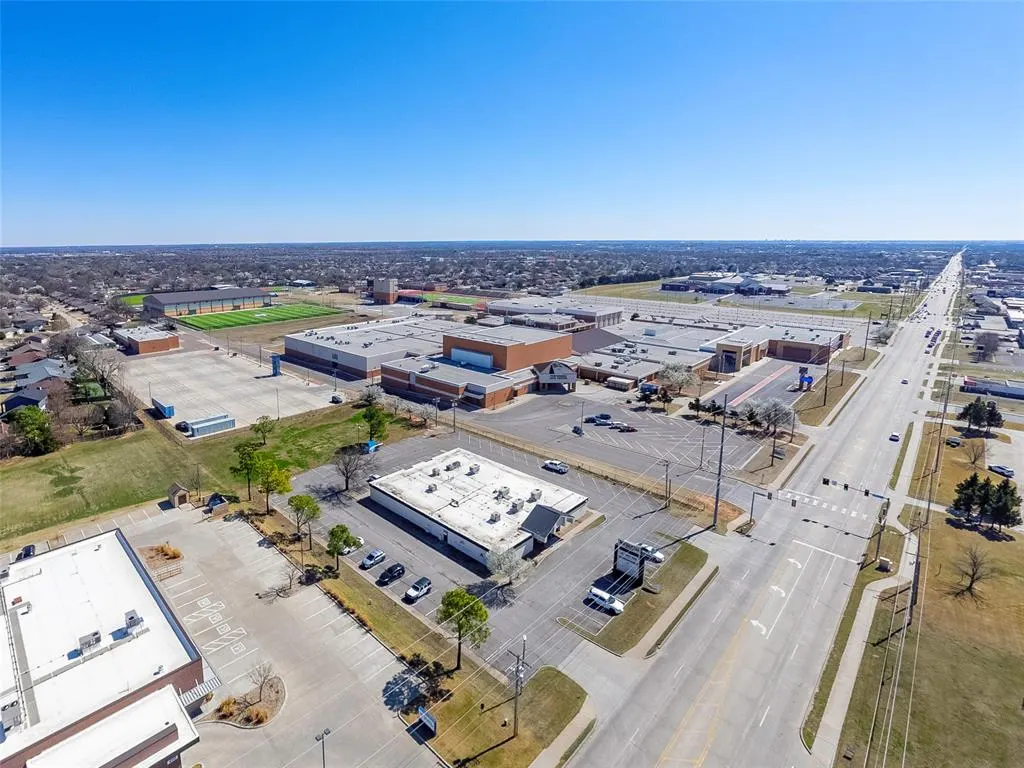 Photo 4 — 400 N Eastern Avenue, Moore, OK 73160