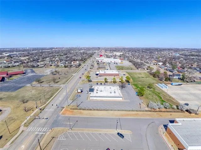 Photo 7 — 400 N Eastern Avenue, Moore, OK 73160