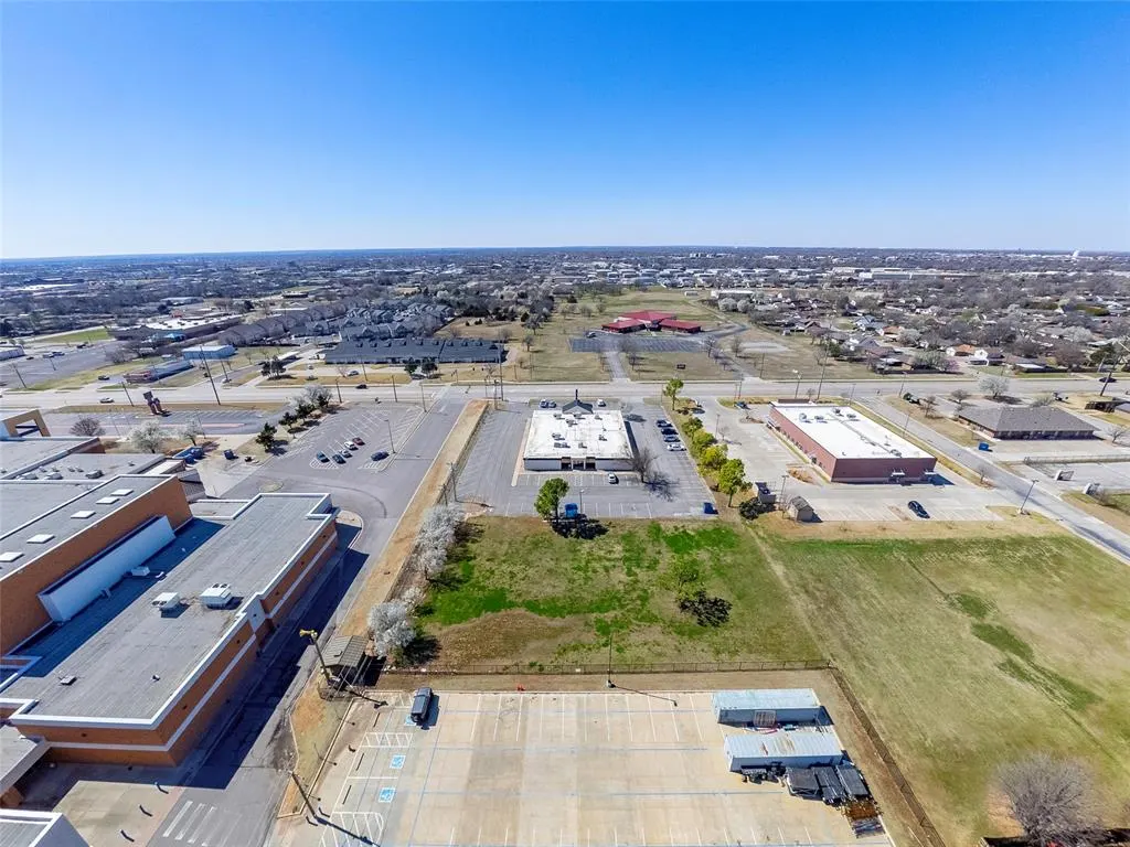 Photo 9 — 400 N Eastern Avenue, Moore, OK 73160