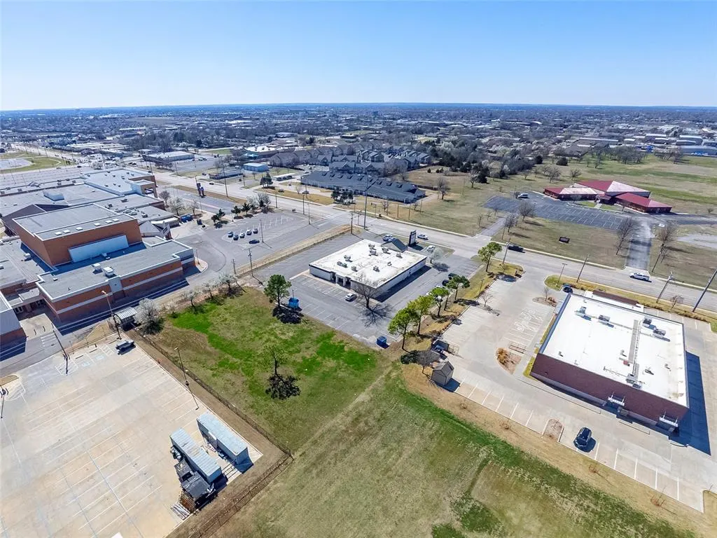 Photo 10 — 400 N Eastern Avenue, Moore, OK 73160