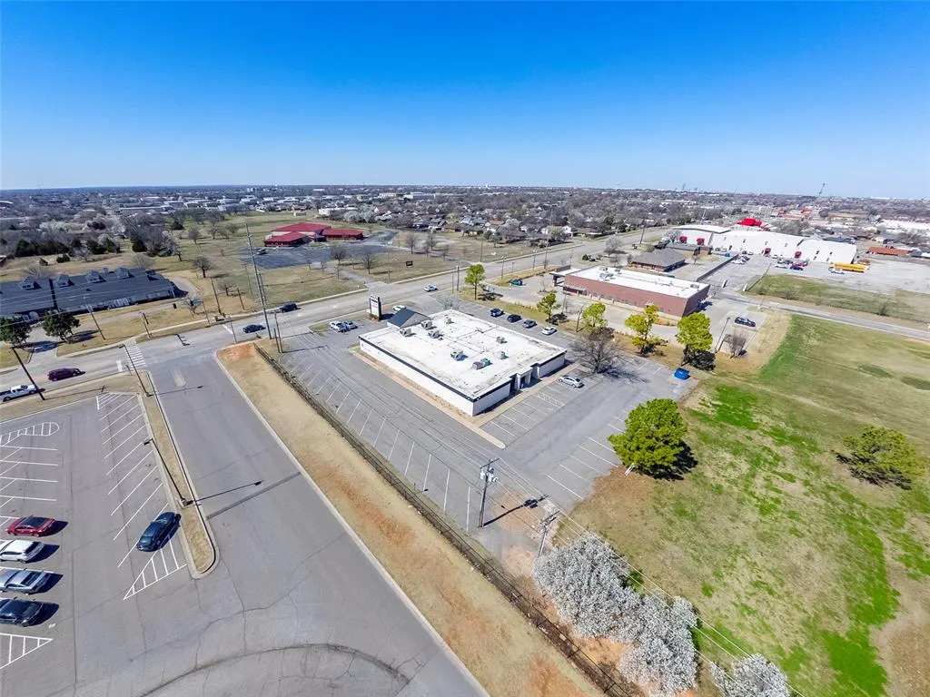 Photo 12 — 400 N Eastern Avenue, Moore, OK 73160