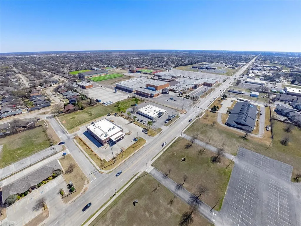 Photo 14 — 400 N Eastern Avenue, Moore, OK 73160