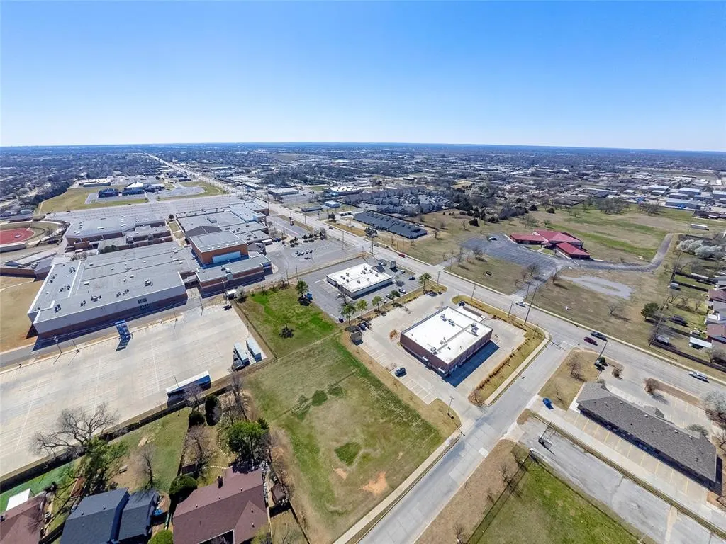 Photo 15 — 400 N Eastern Avenue, Moore, OK 73160