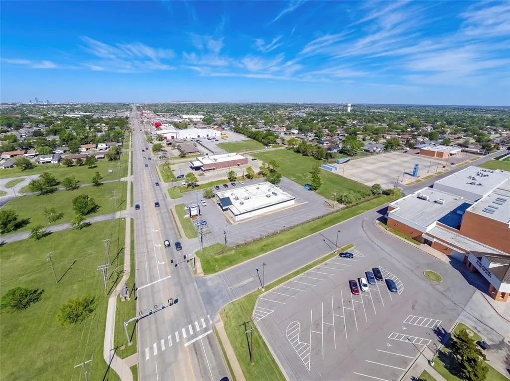 Photo 16 — 400 N Eastern Avenue, Moore, OK 73160
