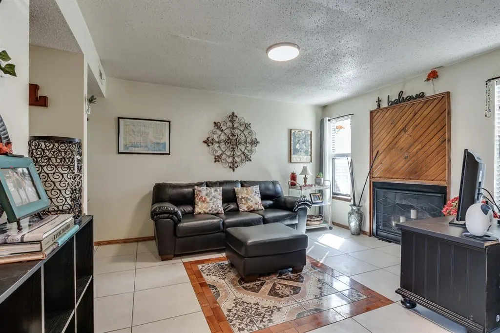 Photo 7 — 6037 NW 54th Place, Warr Acres, OK 73122