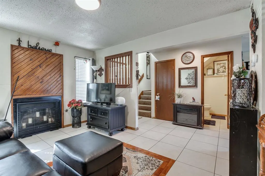 Photo 10 — 6037 NW 54th Place, Warr Acres, OK 73122