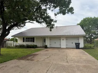 Sold home at 20 NW 15th Avenue