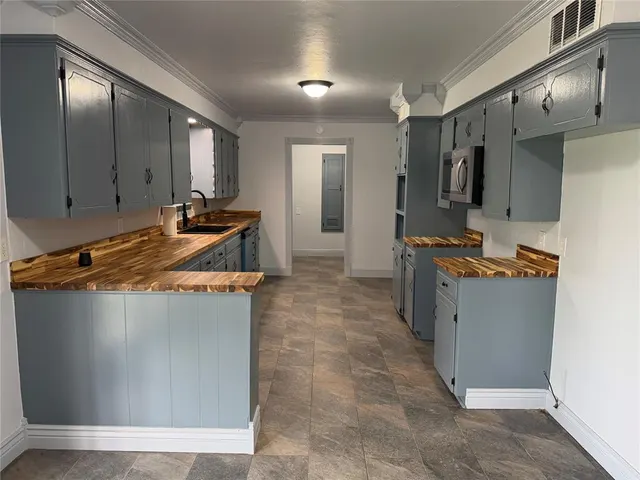 Photo 6 — 20 NW 15th Avenue, Ardmore, OK 73401
